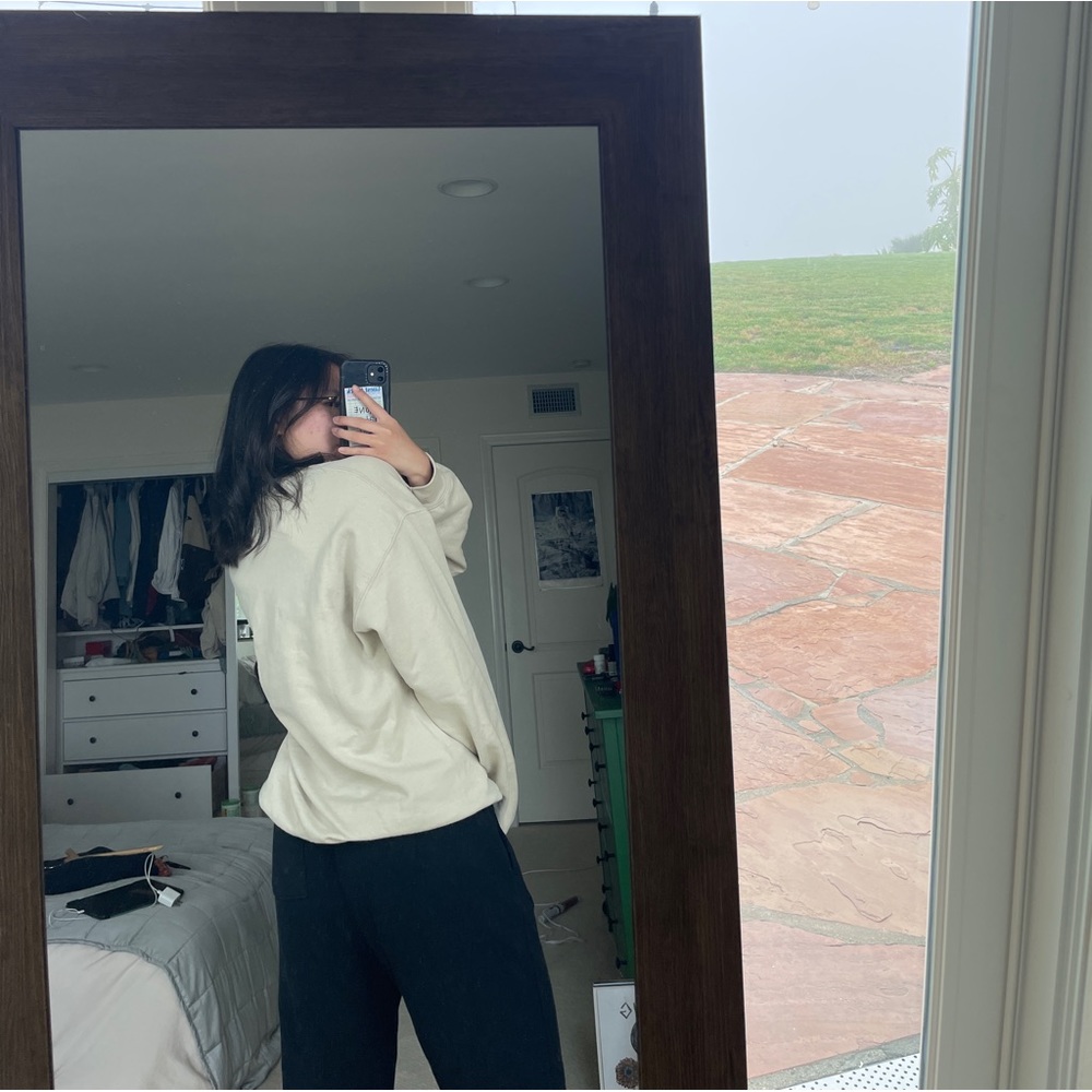 sweatshirt - Picture 3 of 3